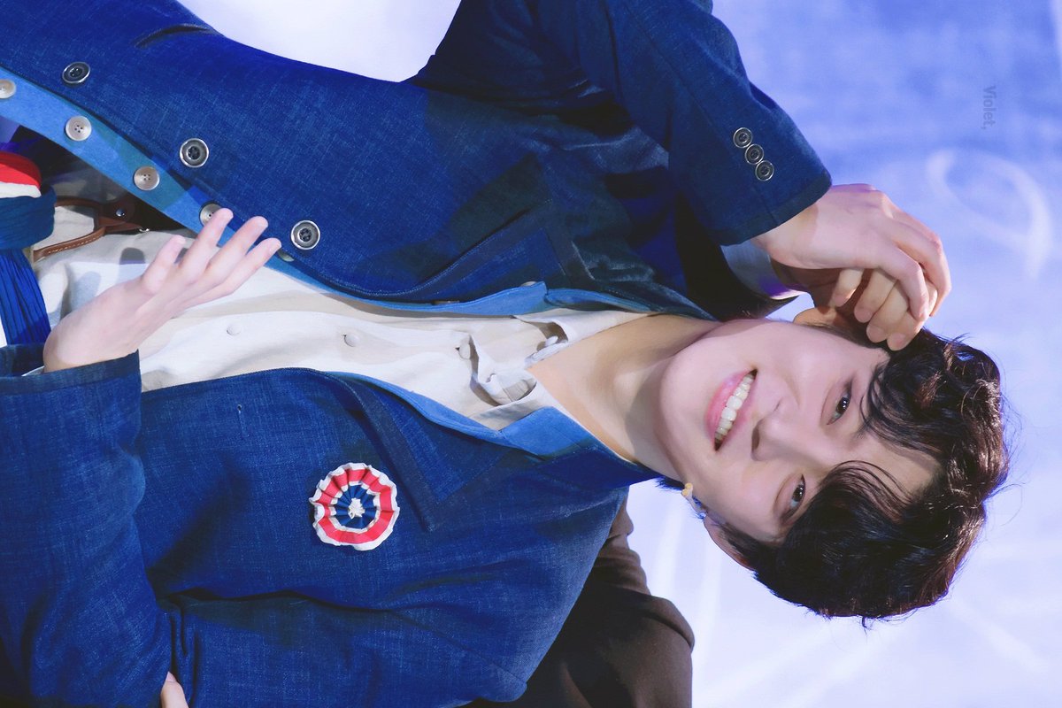 ᴮᴼᴿᴬ, tweet media