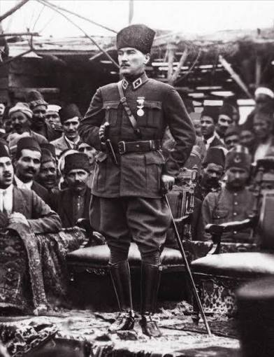 Ebedi ve tek Başkomutan ;
Gazi - Mareşal Mustafa Kemal Atatürk 🇹🇷