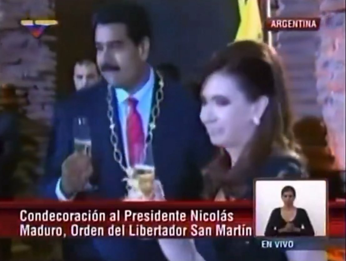 julian_bussetti's tweet photo. @CFKArgentina De brindar y condecorar dictadores no se vuelve. https://t.co/Jc323aYM8h
