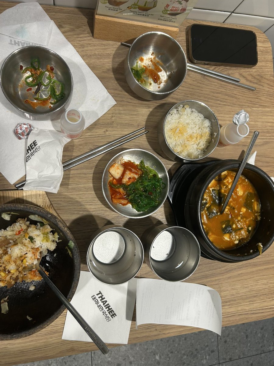 randomlapis's tweet image. narrated the plot of a hucklerobbyabbot wip to my bff last night over dinner. this is girlhood