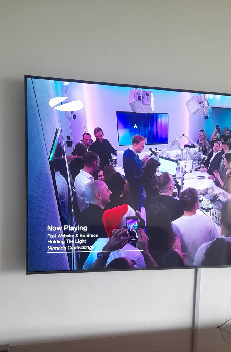 shobanes's tweet photo. Paul Webster x Bo Bruce
Holding the Light.
#Asot1256
\°/
((((((LOUD)))))) https://t.co/1mUVGTmrNB