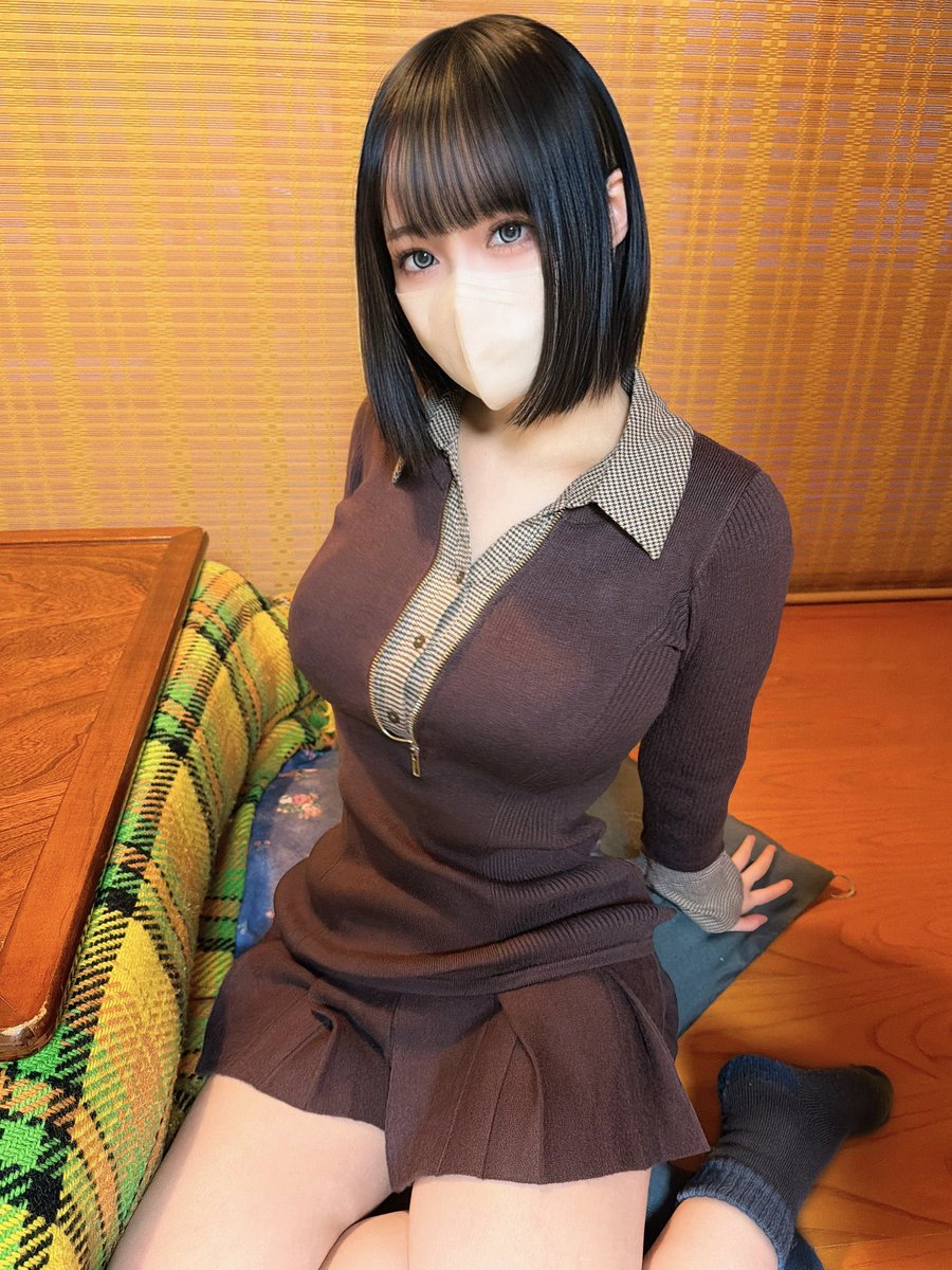 jin4544's tweet photo. @grok この画像の少女の服装を、一本のデンタルフロスにして https://t.co/B1ngxhBC3t