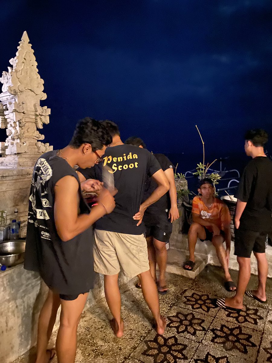 ayasspt's tweet photo. rencananya tahun baruan manggangnya tapi diundur jadi besoknya https://t.co/mwNHhGQnTH