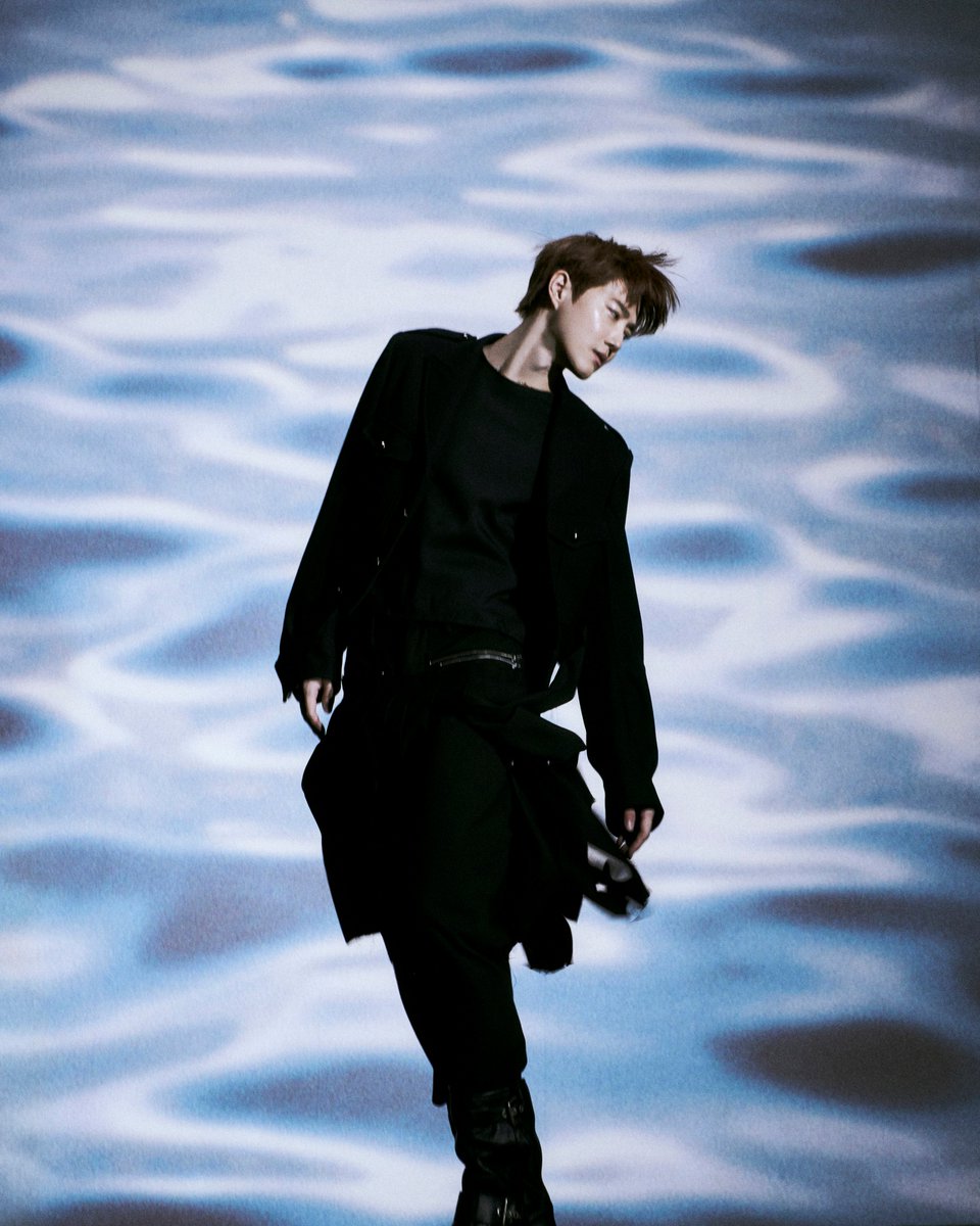 weareoneEXO's tweet image. Teaser Image - Cube 03

EXO 엑소 The 8th Album 【REVERXE】
➫ 2026.01.19 6PM (KST)

💿Pre-order
EXO.lnk.to/REVERXE

#EXO #엑소 #weareoneEXO
#REVERXE