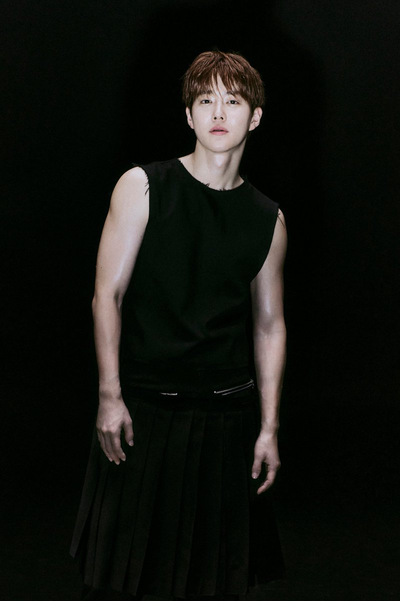 weareoneEXO's tweet image. Teaser Image - Cube 03

EXO 엑소 The 8th Album 【REVERXE】
➫ 2026.01.19 6PM (KST)

💿Pre-order
EXO.lnk.to/REVERXE

#EXO #엑소 #weareoneEXO
#REVERXE