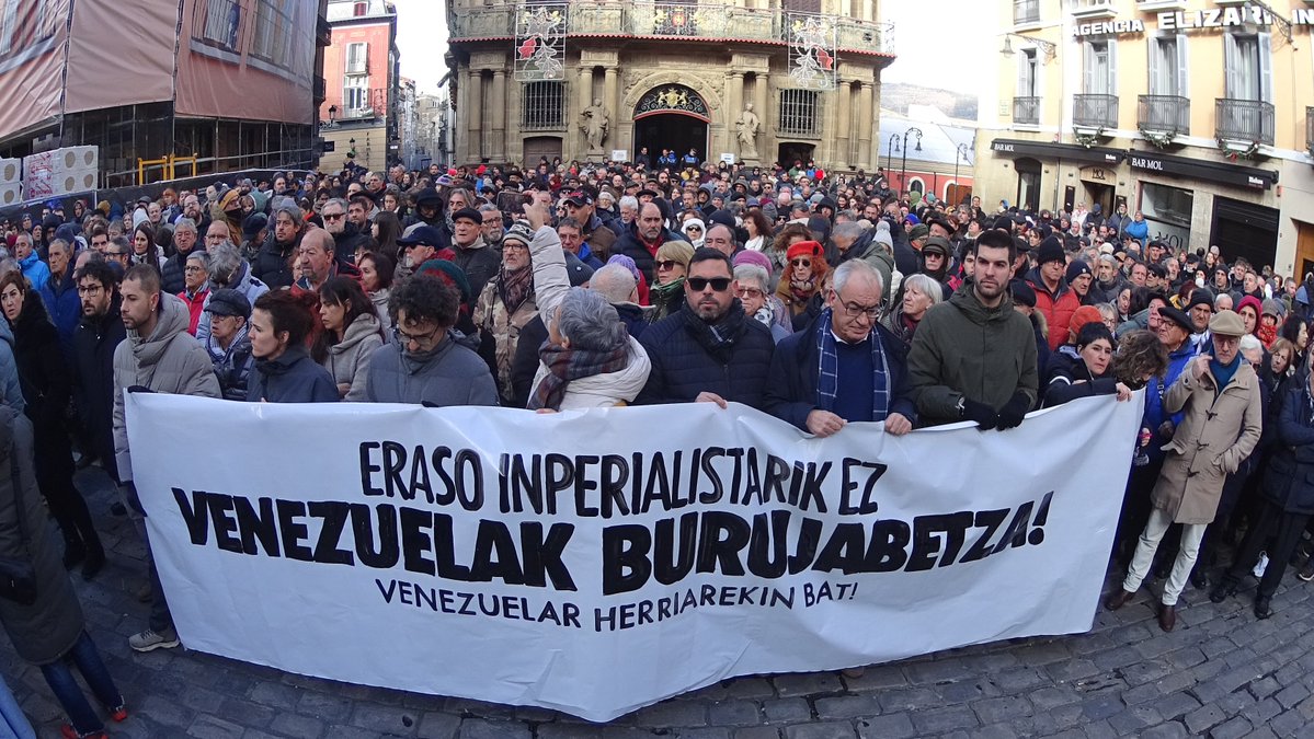 #EutsiVenezuela 
Iruñetik elkartasuna Venezuelako herriarentzat