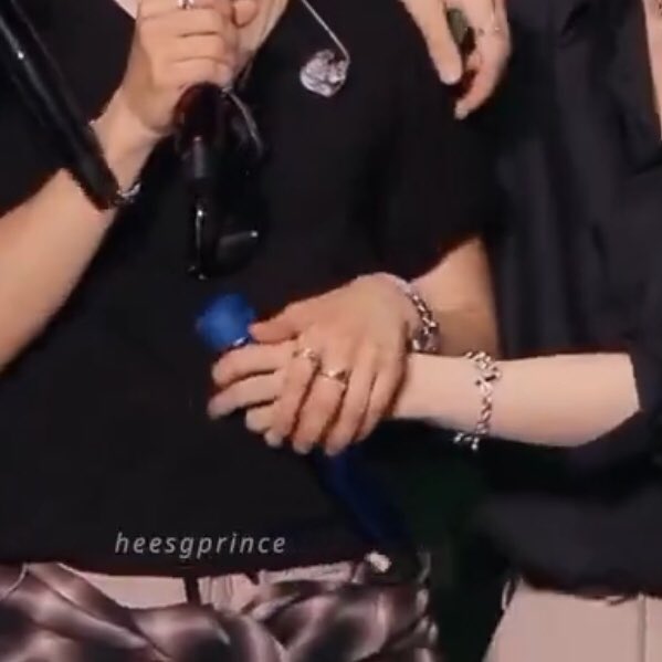 essehour's tweet photo. i’m crying they’re so family coded and the contrast between heejake’s hands☹️☹️☹️ https://t.co/w23P7HKCby