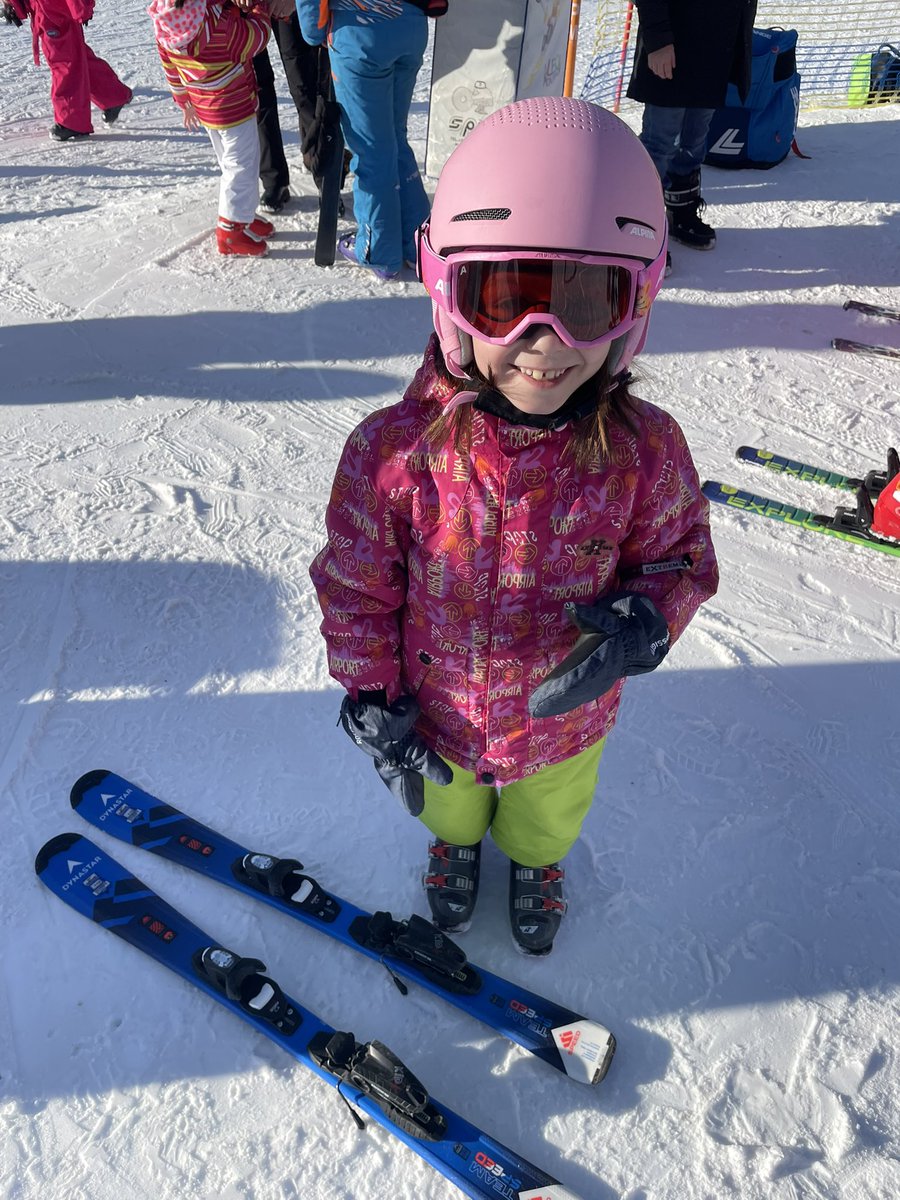 ElRoss89's tweet photo. Così ⛷️❄️🤍
#LimonePiemonte https://t.co/CNl80GB6CK