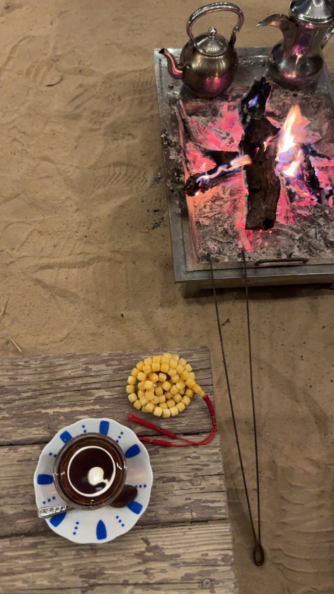 _23f's tweet image. كل عام وانتي تنزلين .. وتشدّين 
من بيتك لبيت القصيده لصدري