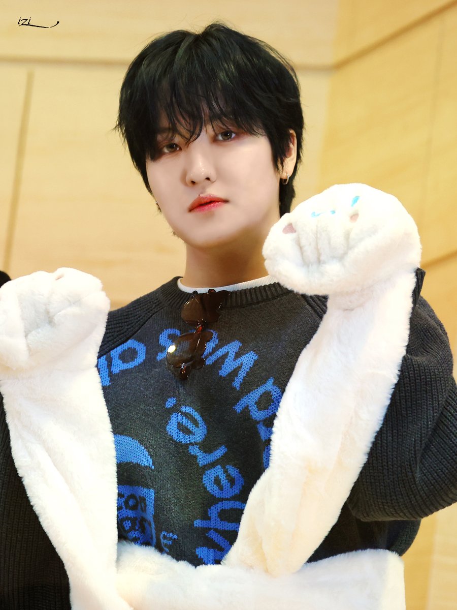 260104 디어마이뮤즈 대면 팬 사인회 @서울현대교육재단

멍멍펀치 👊🏻

#더킹덤 #TheKingDom #TKD #ザキングダム
#루이 #LOUIS #ルイ
#양동식