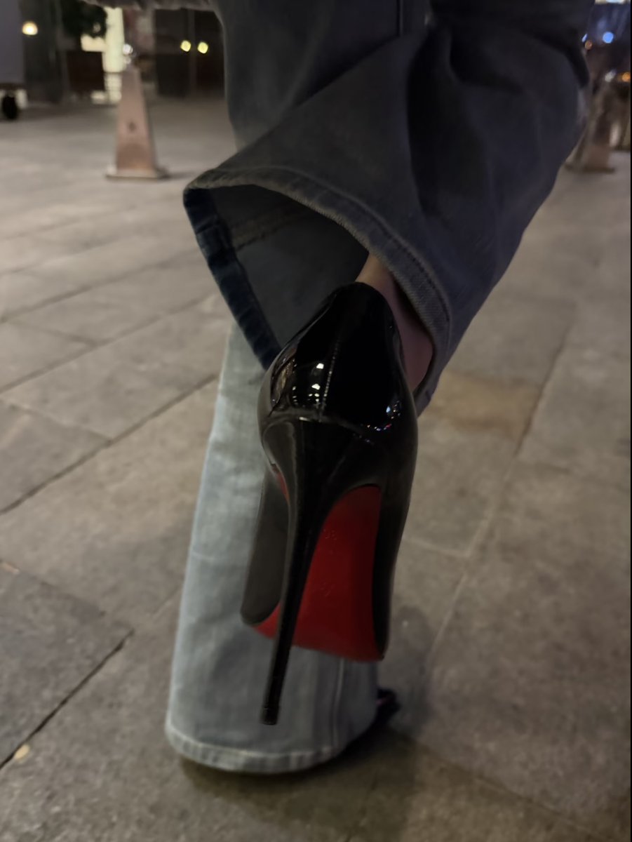 v_zavalza's tweet image. 今晚怎么做 

 杭州上城区 #杭州