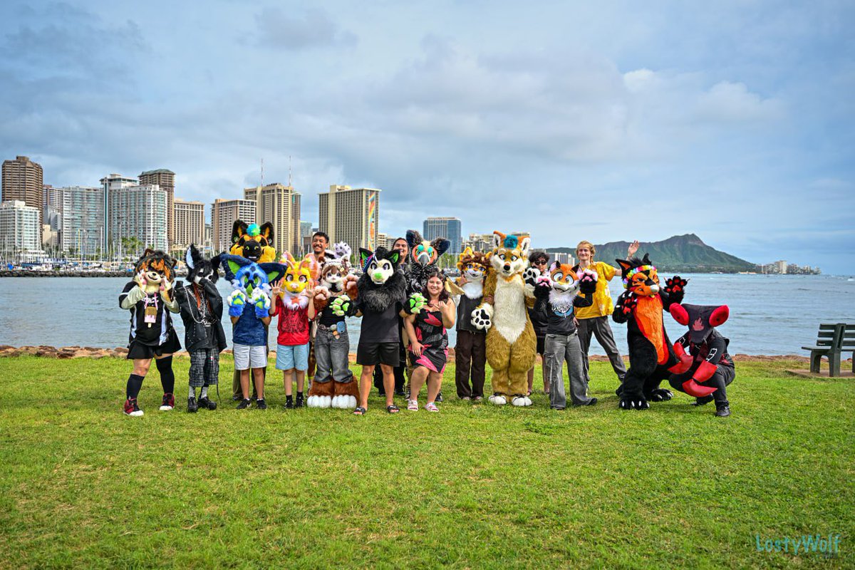 808FursHI's tweet photo. Say hello to our New Yearโs Potluck event ๐ธ๐ฅณ
#808Furs #Furry #Oahu #Fursuit #HawaiiFur https://t.co/h1ptqCTRIG