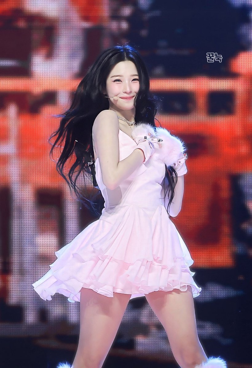 251219 가요대축제 백지헌

#프로미스나인 #fromis_9
#백지헌 #Beakjiheon
#하얀그리움
#가요대축제