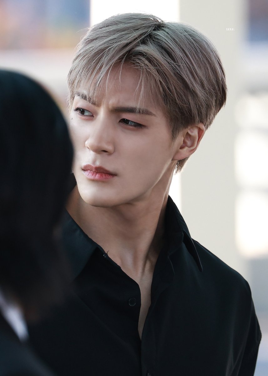 mermorable's tweet image. dominant energy                  a golden retriever