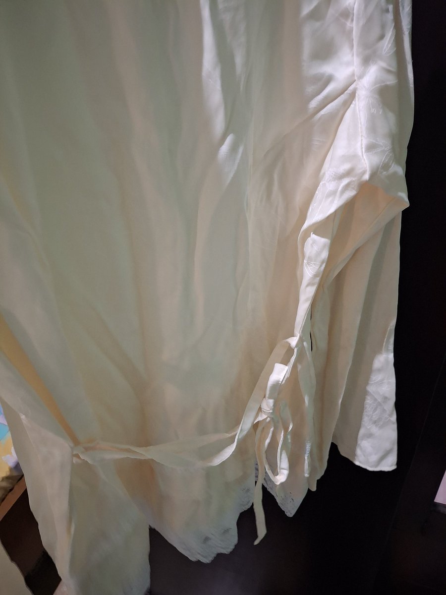 popcooornsweet's tweet photo. wts baju sanrise lucuuu masih baru masih ada label tag nya yuk 110k ajaa bisa langsung checkout yaaa https://t.co/6B4W9SmzTC https://t.co/j0YWxKcz9M