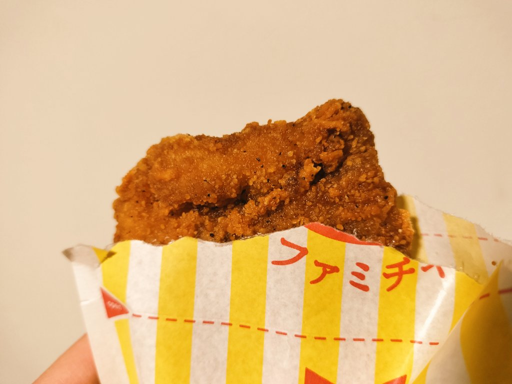 2回目のファミチキ！
せっかく買いに行く心の準備ができたのに、ファミペイがうまく決済できず、アワアワしてた:( ;˙꒳˙;):