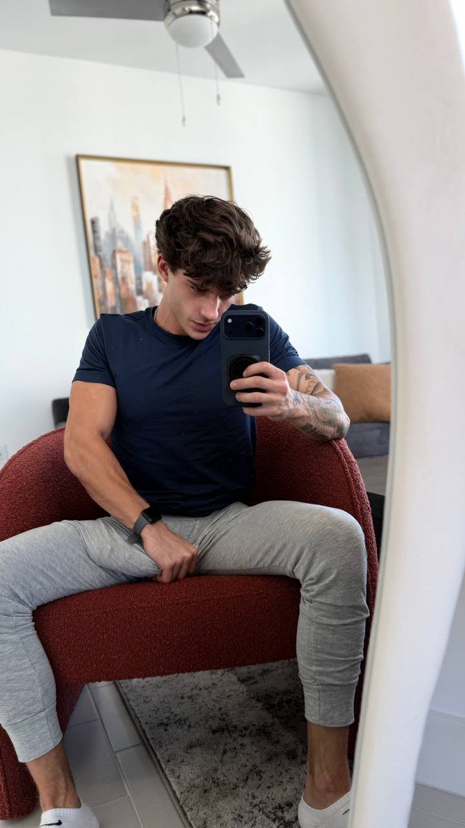 taikick21's tweet image. only say hi if you are 🏳️‍🌈