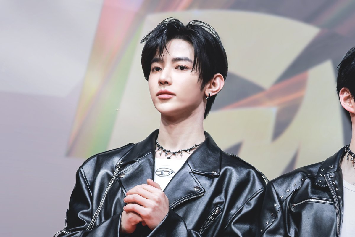 251225

#장하오 #ZHANGHAO #章昊
#ZB1   #ZEROBASEONE    #제로베이스원