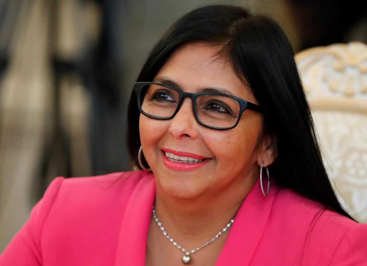 Vice -president Venezuela: Zij bekleedde de afgelopen jaren de machtige post van minister van Olie. Haar broer Jorge Rodríguez:  Voorzitter van de Nationale Assemblée (het parlement). In deze rol leidt hij de wetgevende macht en is hij een van de belangrijkste strateeg.