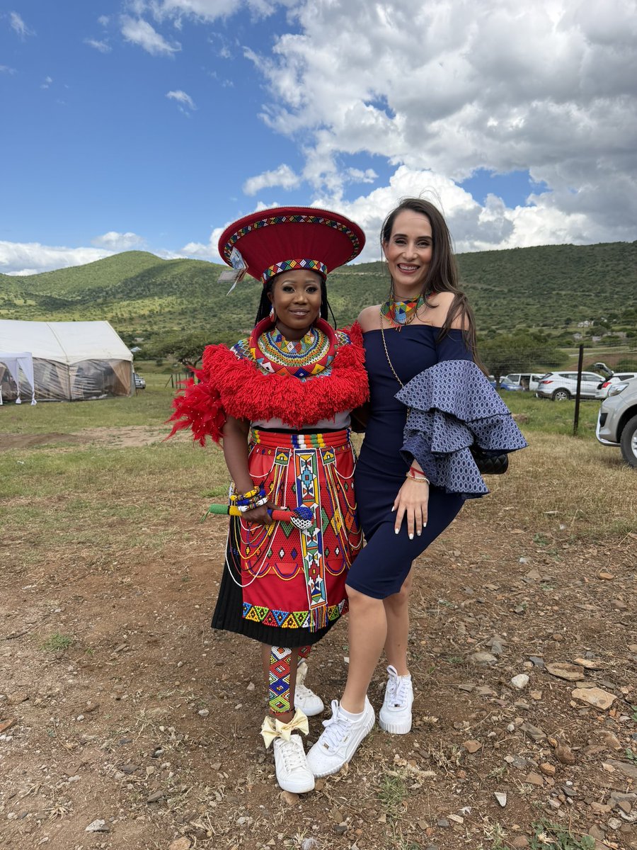 HeidiGiokos's tweet image. Witnessed @Sli_Masikane beautiful wedding ♥️🎉