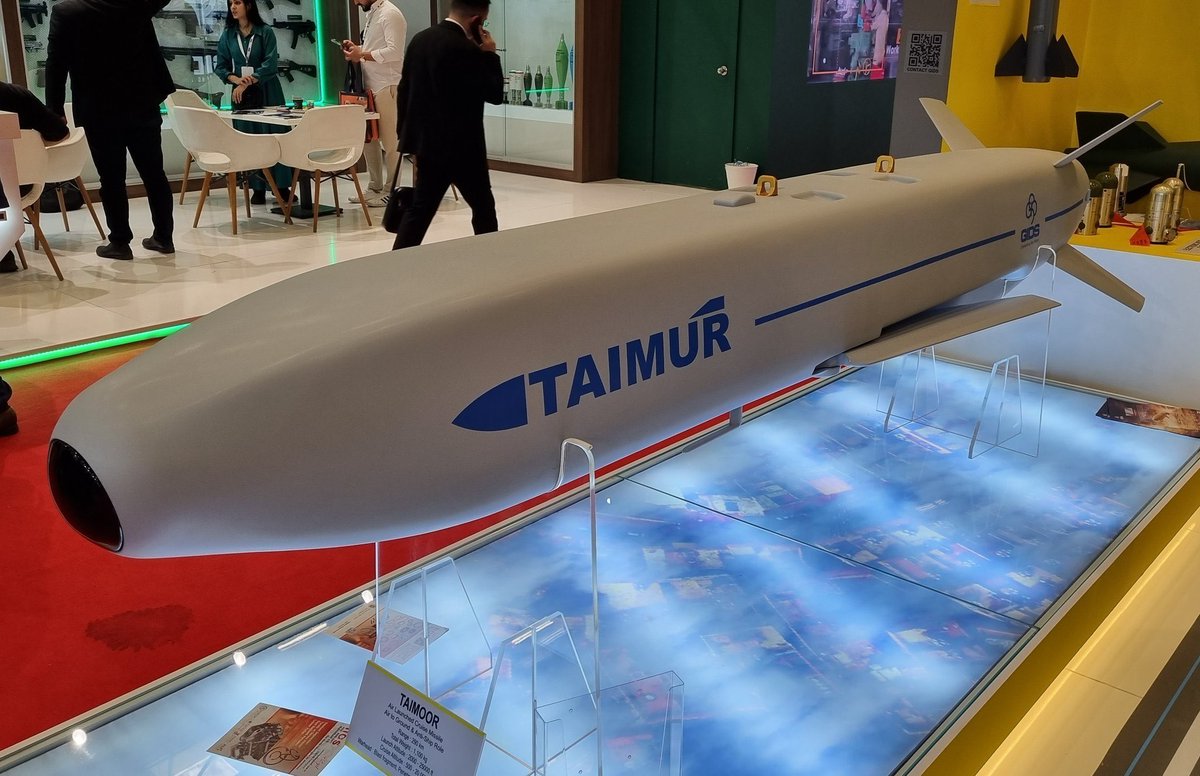 defence_insider's tweet image. #MadeInPakistan

TAIMUR (or TAIMOOR) Air Launched Cruise Missile (ALCM) is a stand-off anti-ship and land attack missile developed by Pakistan's premier defence conglomerate, #GIDS. It has been designed as a jet-launched missile for air-to-surface missions.