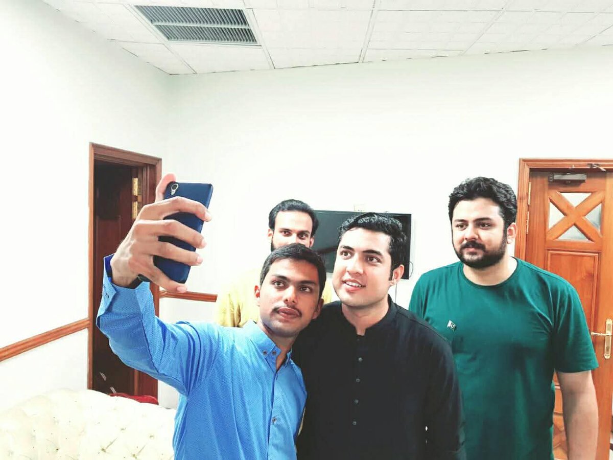 ismailaslam111's tweet photo. پاکستان زندہ باد 🇵🇰
#RiseOfYouth_15thJan
@iqrarulhassan
#SAVehari https://t.co/Qr0WV30qX5