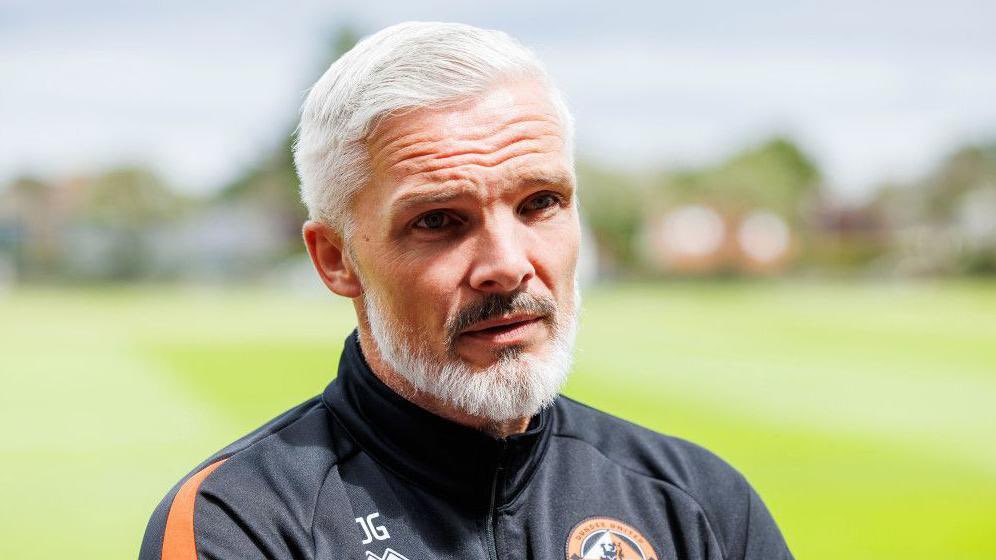 JakeBremner83's tweet photo. We all ridiculed the appointment and Sung “Steven Pressley you’ll never win a game again” - beat and outsmarted him ✅
We Sung “Sacked in the morning” to Jimmy Thelin as united beat winless Aberdeen to go 8 points ahead of them - level on points✅
Under zero pressure. #GoJim🔥 https://t.co/uIThWGUsHy
