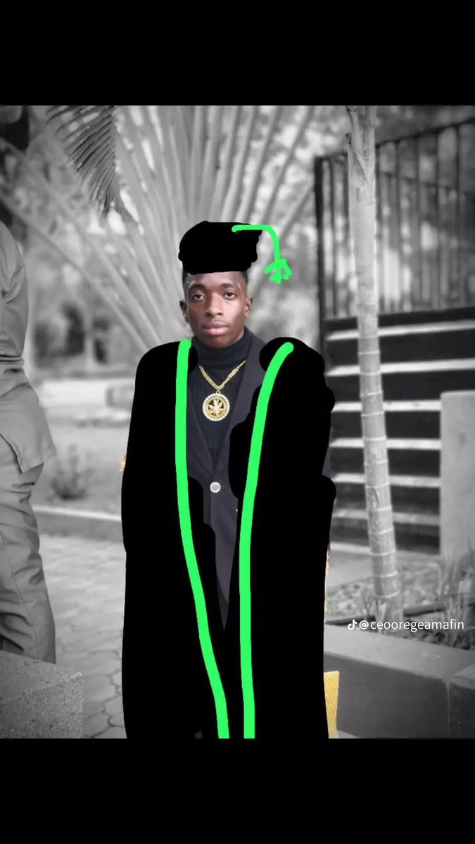 ada_minions_'s tweet photo. When you ate tuition money and your parents ask for graduation pictures 😹😹🙌 https://t.co/5rr1WWmvtk