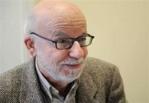 "Les deux Gaston, une histoire de vieille complicité !" Gaston Roupnel, historien et philosophe originaire de Bourgogne, et Gaston Bachelard. Jean Libis, ancien professeur de philosophie a esquissé un portrait de Bachelard, à travers sa chère Bourgogne.
bibliophileheurtebise.com/2026/01/hommag…