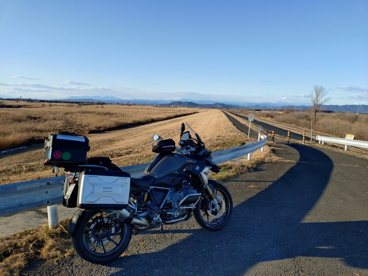 ホントは昨日初乗り予定でしたが朝の凍結が酷かったので中止になったので今日午後少しだけ渡良瀬遊水地まで乗りに行ってきました〜♪♪
ちなみにこの後バッテリー上がりました😅