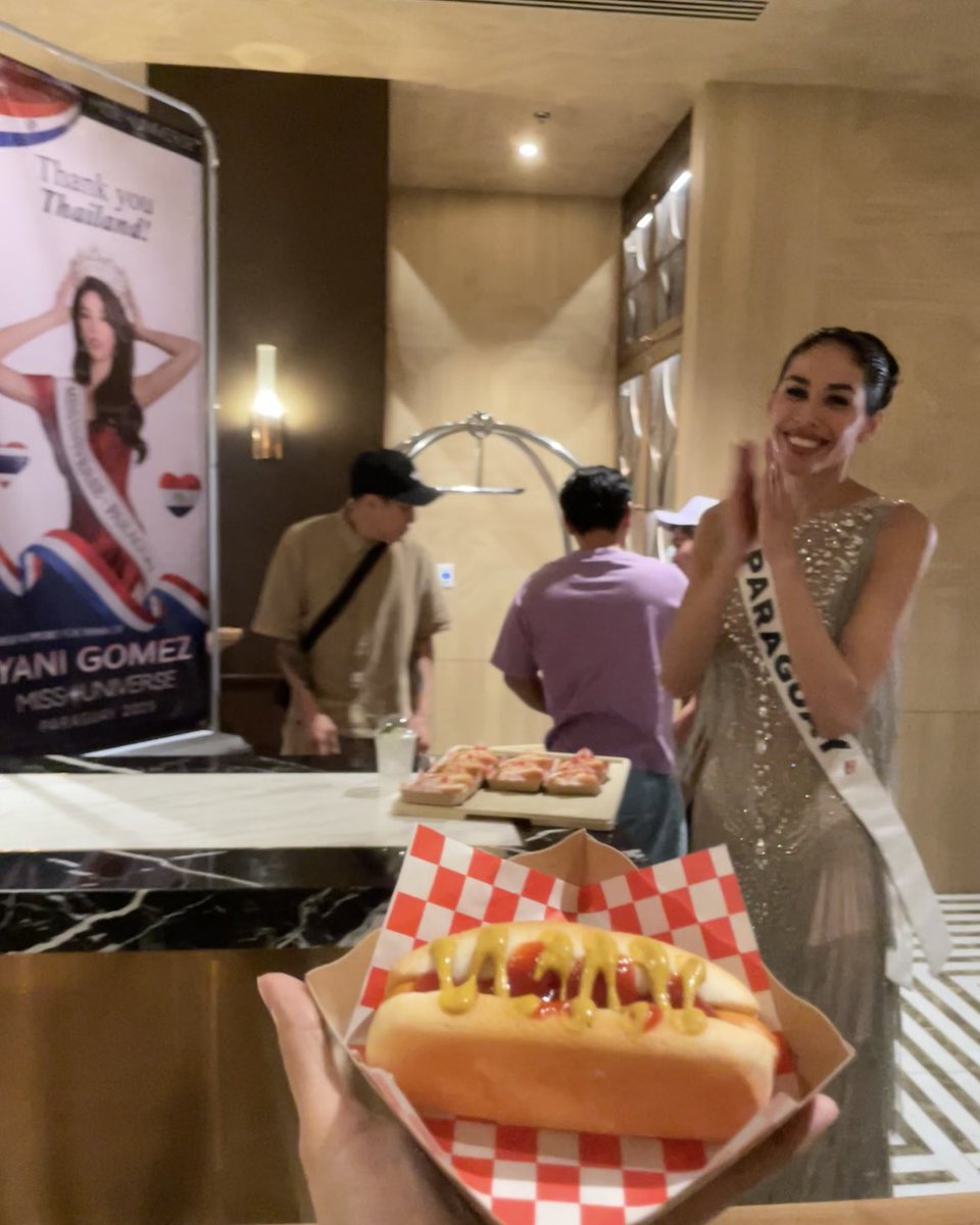 bigbitehouse's tweet image. Food Support for fans of #MISSPARAGUAY Yanina Gomez 🥰
Top 30 Miss Universe 2025 ❤️
🙏🏼 #BigBiteCatering ขอบคุณที่ใช้บริการ 

📌 แพคเกจฟู้ดซัพพอร์ต เริ่มต้นเพียง ฿5,500
Line : lin.ee/AFpDLjvG

#foodtruckthailand​ #foodsupportthailand
#missuniverse #missuniverse2025 #veena