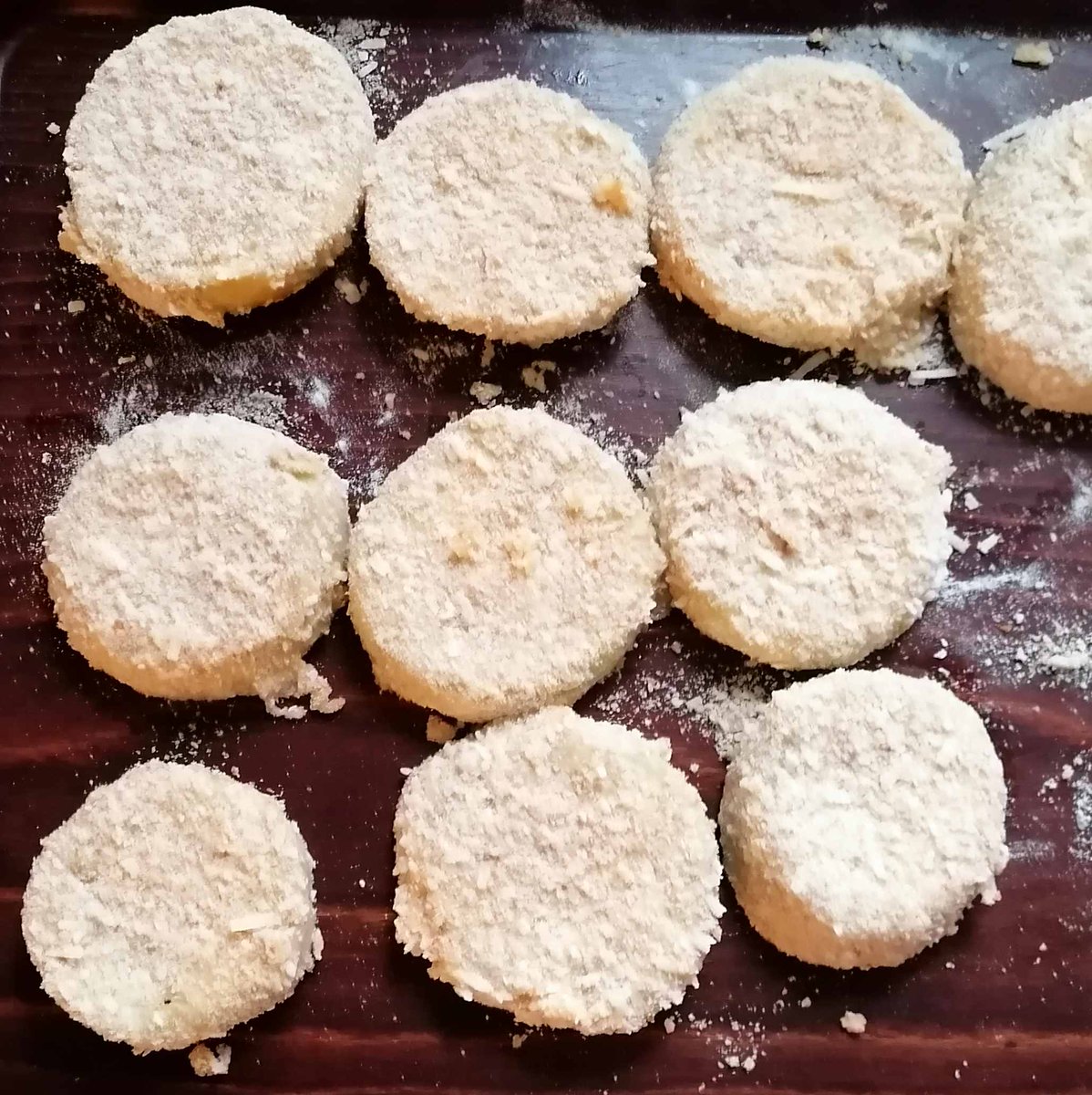 MikeKocht's tweet photo. #Piccata (milanese) geht auch #vegetarisch, z.B. mit #Melanzani (aber auch #Sellerie.
Wer Ideen für #vegan hat (#Parmesan & #Ei in der Panierung): Bitte melden!
https://t.co/PAU0uGJuDM
Schmeckt aber mit den #Tomatenspaghetti einfach perfekt! https://t.co/AXvUQUsPzR
