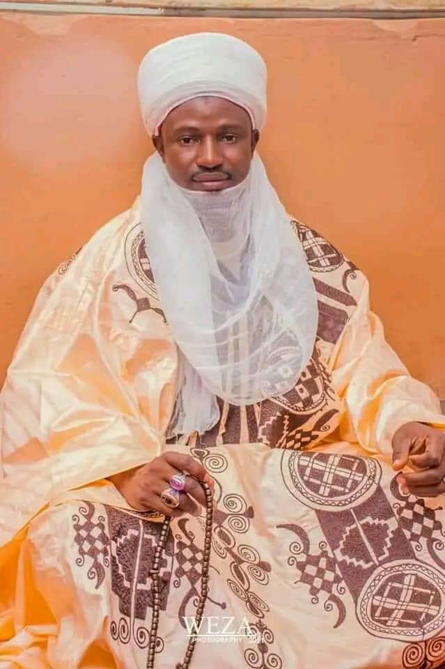 AA_Namdaz's tweet photo. Ya Rayu kamar sarki daga qarshe ya bar duniya sanadin rashin lfyr da se da ya dawo gida Babu abinda za'a iya .
Allahu Akbar

Allah ya jikan shi da Rahma tare da sauran musulmai baki daya amin. https://t.co/X8Pb71uIhF