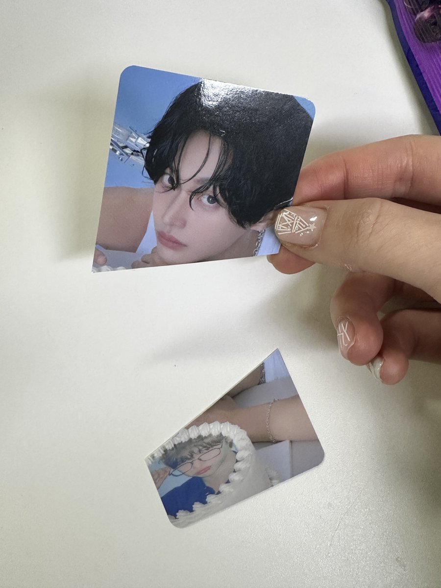 엇누가하자얘기해서생각남 분철탄것중에하나가하자라고총대가잘라서보내달라길래 와다시보내줄거지만이걸어케자르냐;;호달달 하고 간신히어중간한위치잘라보냈더니 모르는사이인분철멤숑프님도정확하게내가자른것과똑같이잘라보낸사건.., ㅋㅋㅋㅌㅌㅌㅌㅋㅋㅋㅌ얼굴어케자르냐고요; 애초에잘좀제발ㅜ