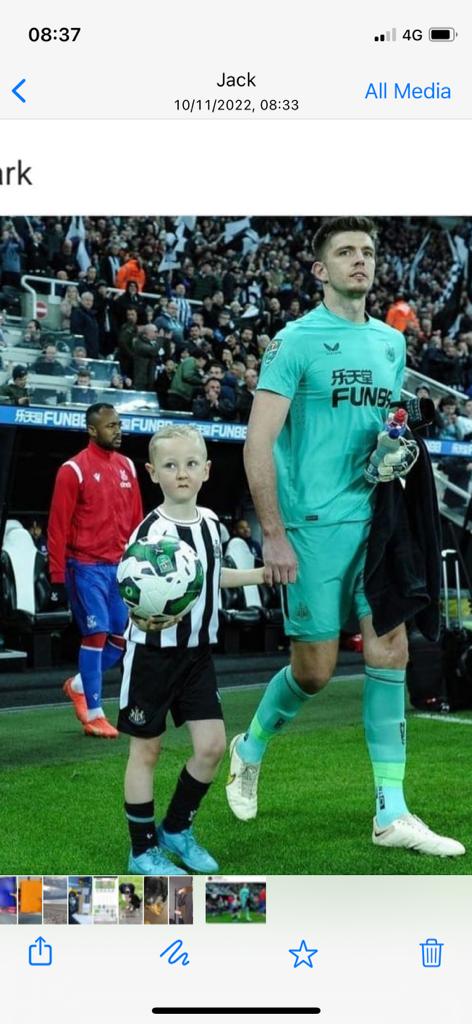 Lelandsfight's tweet image. In 2022 just after Leland was diagnosed we had the pleasure of him being mascot for NUFC against Crystal Palace. A few years on and now totally cancer free he is back to watch his beloved Black and Whites take on Palace again today. Good luck 🍀⚽⚫⚪ @Popey1992 @NUFC @worflags
