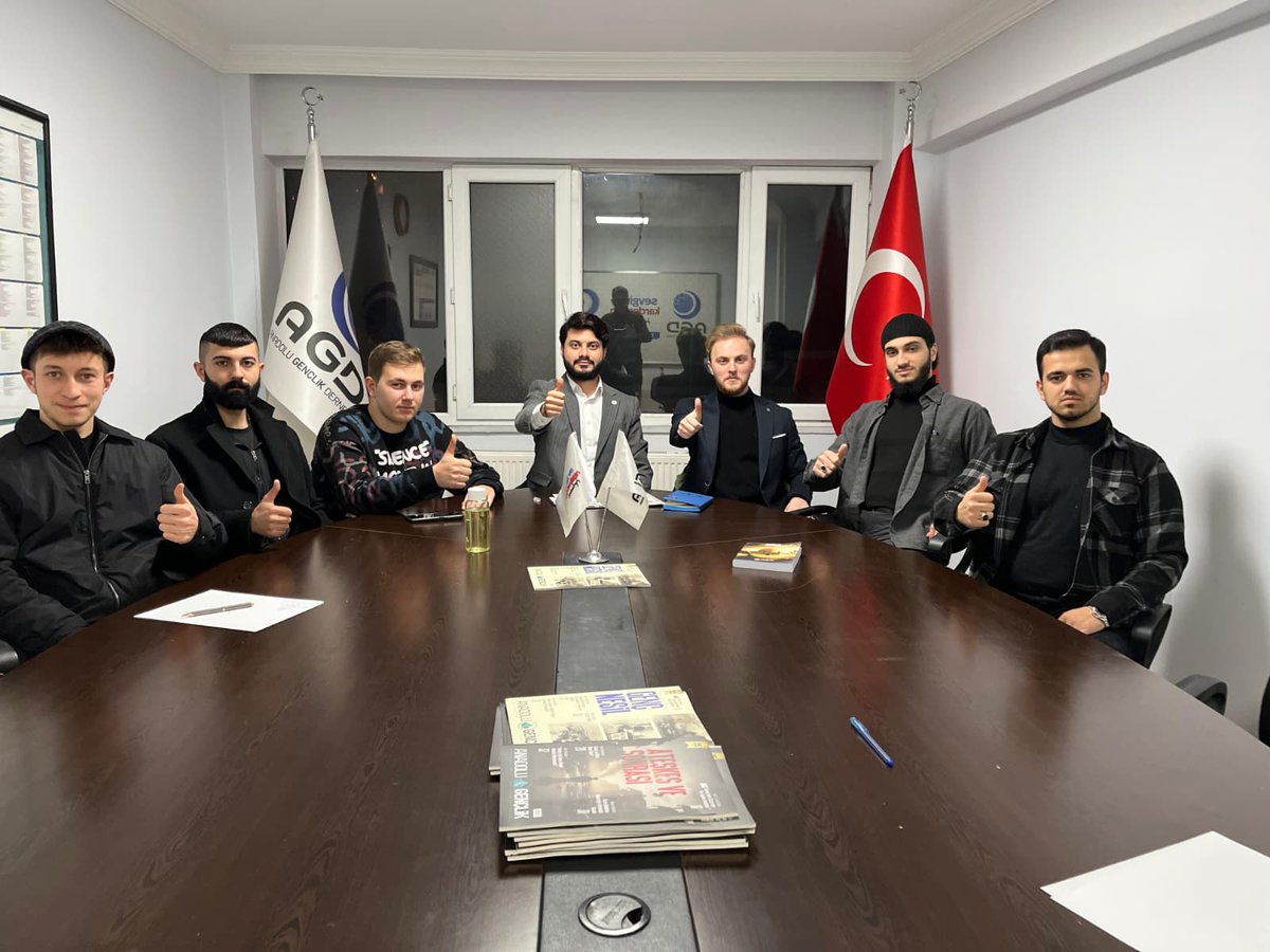 AGDUNi's tweet photo. 3. Bölge Başkanımız, Giresun ve Samsun Şube Üniversite Komisyonlarımız ile değerlendirme toplantısı gerçekleştirdi. https://t.co/x8QnLSfQpZ