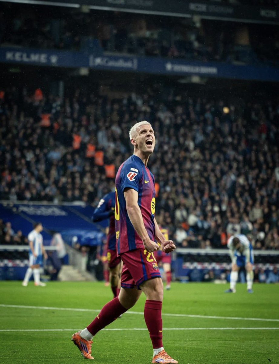 rayyanisc's tweet image. لو استمر اولمو بهذا الاداء اللي قدمه في اخر ثلاث مباريات ،اضمن لكم لاعب يترشح للكرة الذهبية نهاية الموسم ،يصنع ،يسجل ،يراوغ لاعب مركز 10 حقيقي 

⌚️👉🏻