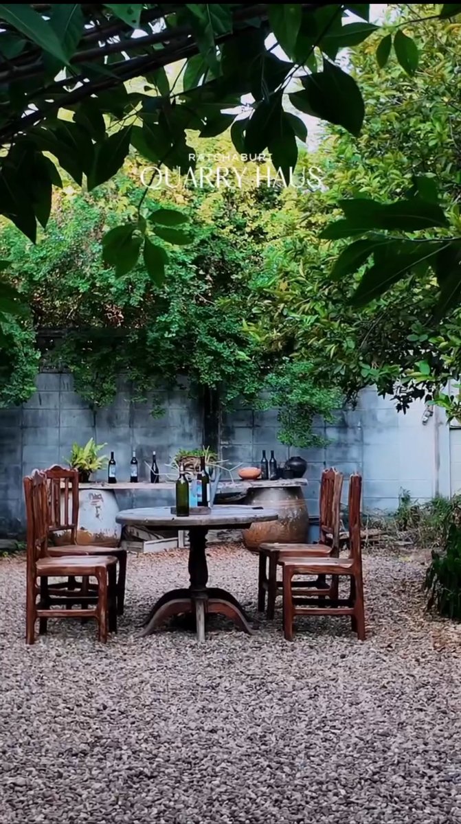 ラチャブリーのカフェ✨全景はこんな感じなんだ😳外は廃墟みたい、でも中はキレイ。面白いねぇ！！この世の終わりみたいなカッコいい写真が撮れるな(今際の際のアリス視聴中)

#Petchpigz

vt.tiktok.com/ZS5yJvj5j/

instagram.com/reel/DTFdYzaE9…

youtube.com/shorts/tAl2w0E…

facebook.com/share/r/1Bu5Sr…