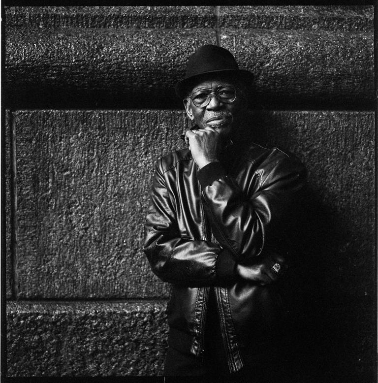 Se me había pasado: a finales de diciembre, murió DON BRYANT, 83 años, gloria del soul de Memphis y autor de temas como I Can`t Stand The Rain, inmortalizado por su esposa, Ann Peebles. Pero vamos a rescatar otra balada más obscura, soberbio soul profundo youtu.be/jGOOBpCjKDk?si…