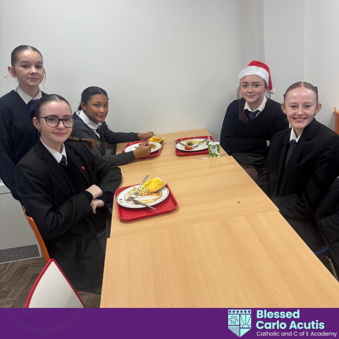 BlessedCarloA's tweet photo. Staff and students enjoyed a festive hot breakfast to end the term together as a family 🍳🥓🥪
#family #respicio
@StJosephCMAT https://t.co/2fVxcvr5x2