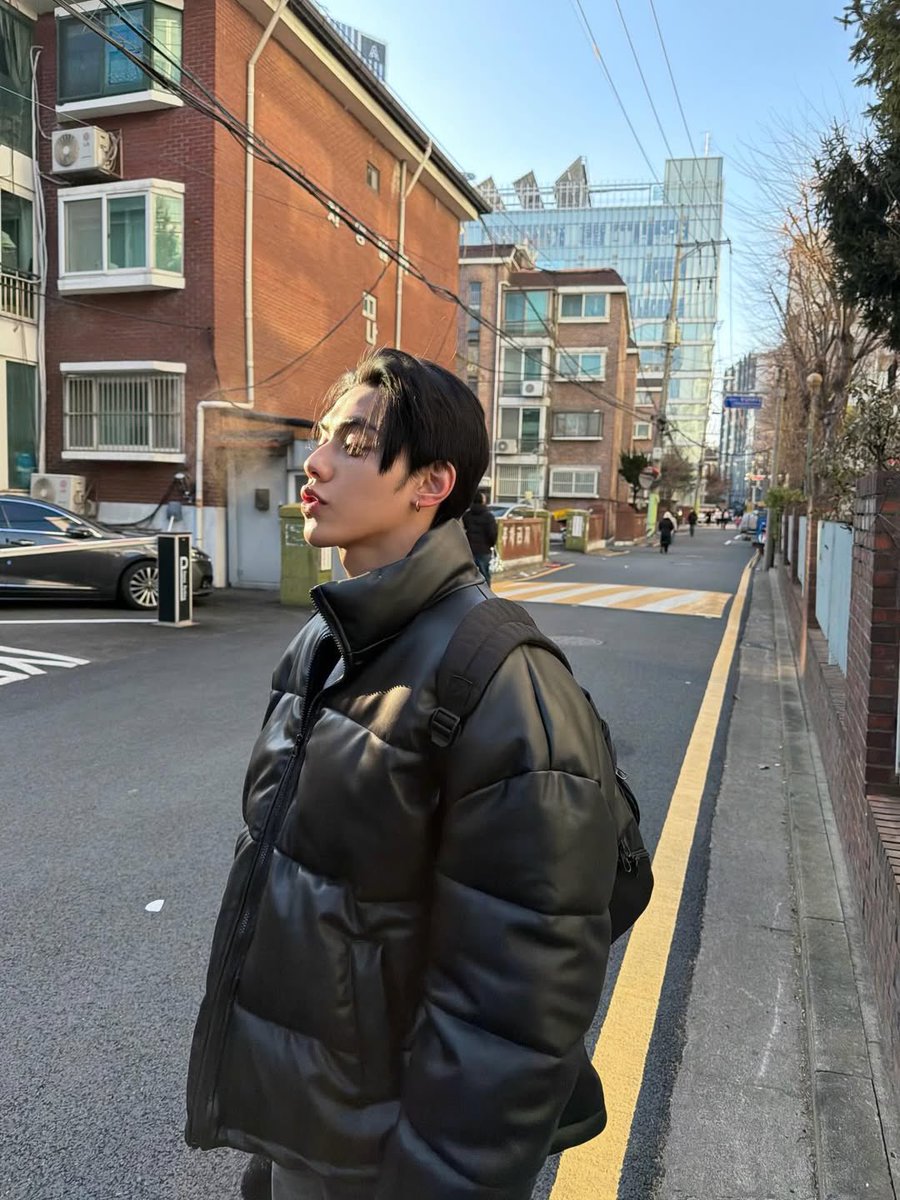 ให้ฟีลพระเอกซีรีส์จริงๆ หล่อมากกกกกกกกกก