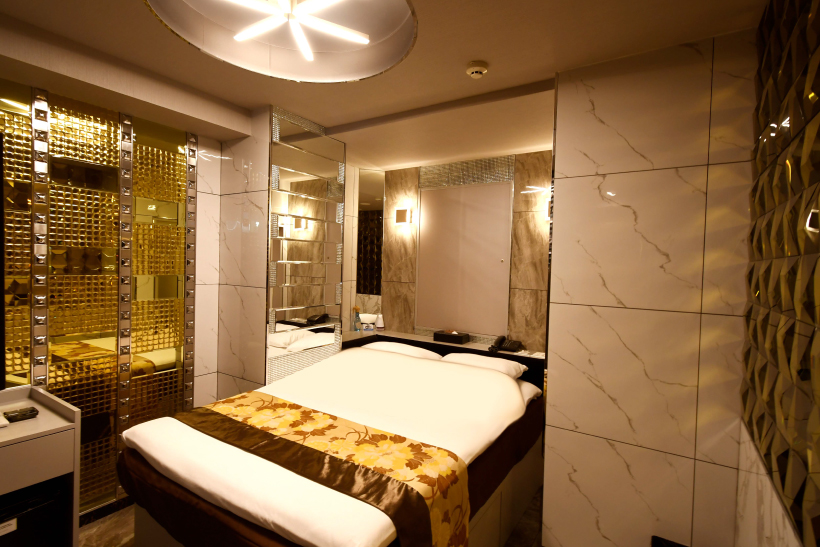 kawae0021's tweet image. 【池袋の格安ラブホ6選】  
①ホテル ウエストワン 60分2,000円 ～  

②ホテル スマイル 70分2,000円 ～  

③ホテル バリバリ 60分2,200円 ～  

④ホテル スターダスト 90分3,000円 ～  

⑤DESIGN HOTEL Q 2時間3,000円 ～  

⑥ホテル ムーンパティオ 2時間3,500円 ～…