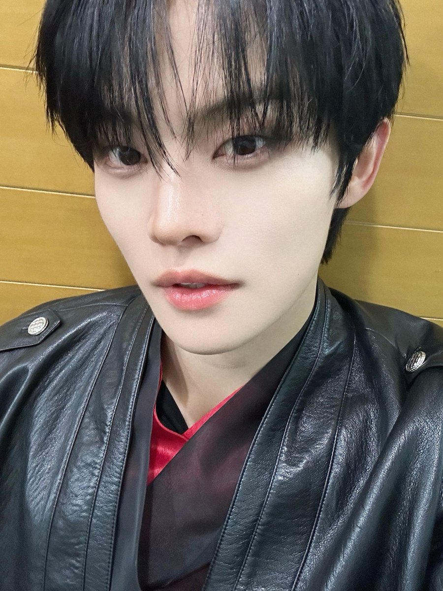 CYE_MEMBERS7's tweet photo. 클로저~~ 2026년 잘 보내고 있어요???
우리가 참여한 판사 이한영 OST I GOT IT도 많이 들어줘요 ㅎㅎ

#전민욱 #JEONMINWOOK 
#CLOSEYOUREYES #클로즈유어아이즈
#CYE #클유아 https://t.co/MLX2fYLXuK
