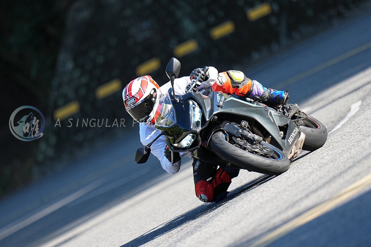 appliedforfun's tweet image. 聽Podcasts 的來賓說：訓犬的時候，主人要求狗狗的任何姿勢都只能四點著地，因為狗狗只有四隻腳，不然就會挨打。

今天試了一下，好辛苦喔～要努力練習了😱

#puppybiker