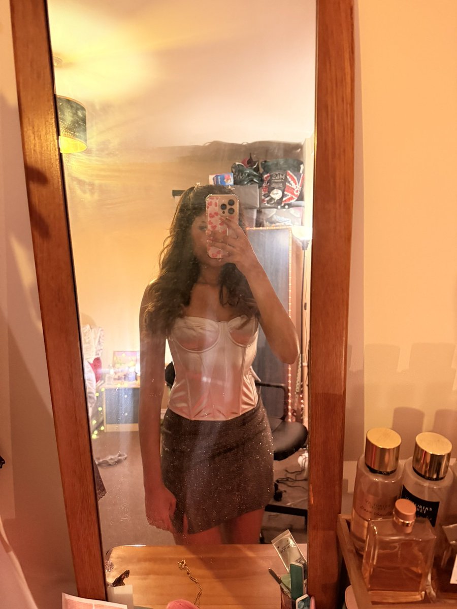 New Year and your favourite brat is back with an RT GAME ✨ 

🚨 3/3/3 🚨 

For 3 hours ✅ 

Unlimited comments 😉 

Let’s rinse this loser together 🤣🤣