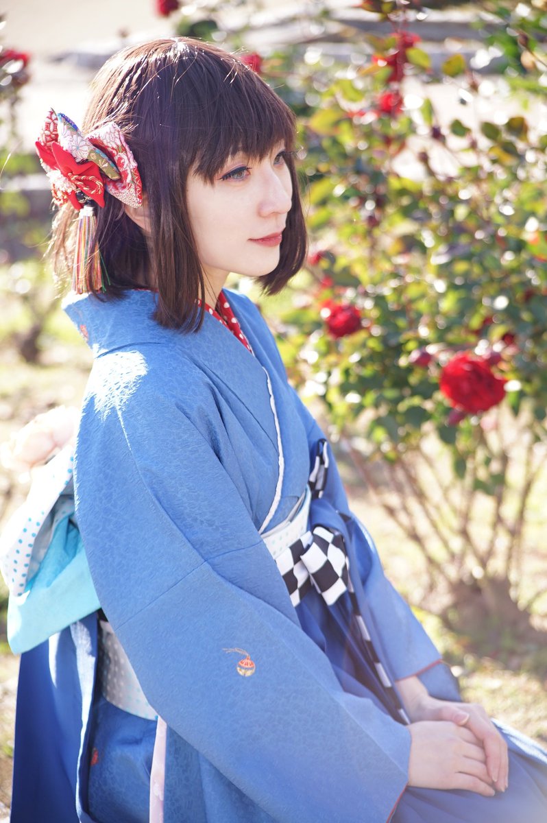 余ったカラコンと手頃なウィッグのみを持ちあとは全部やってもらったお正月撮影〜！
1月でもバラ咲いてるのすごい

📷️→やまぐち編集長さん