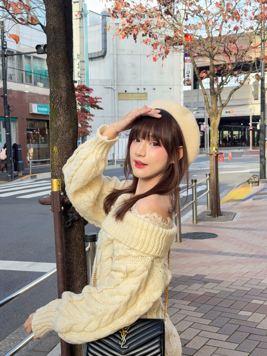 petpet_euphonie's tweet photo. —🐶🍁

ชอบใบไม้เปลี่ยนสีแต่ไม่เท่าคุณ

#ipetpetu 💛
#PetpetEuphonie #EuphonieTH #ArcjewelThailand https://t.co/qcXC4S73yd