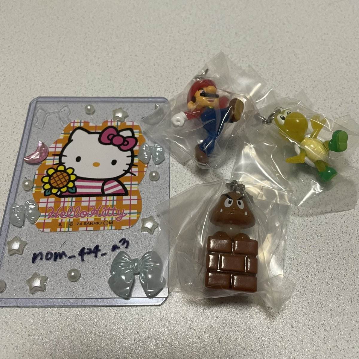nom_424_a3's tweet photo. 【交換】マリオ ガチャガチャ めじるしアクセサリー めじるしチャーム

譲：マリオ、クリボー、ノコノコ
求：ヨッシー、ピーチ姫

郵送にて交換希望です🌸 https://t.co/GU67rHjKIg