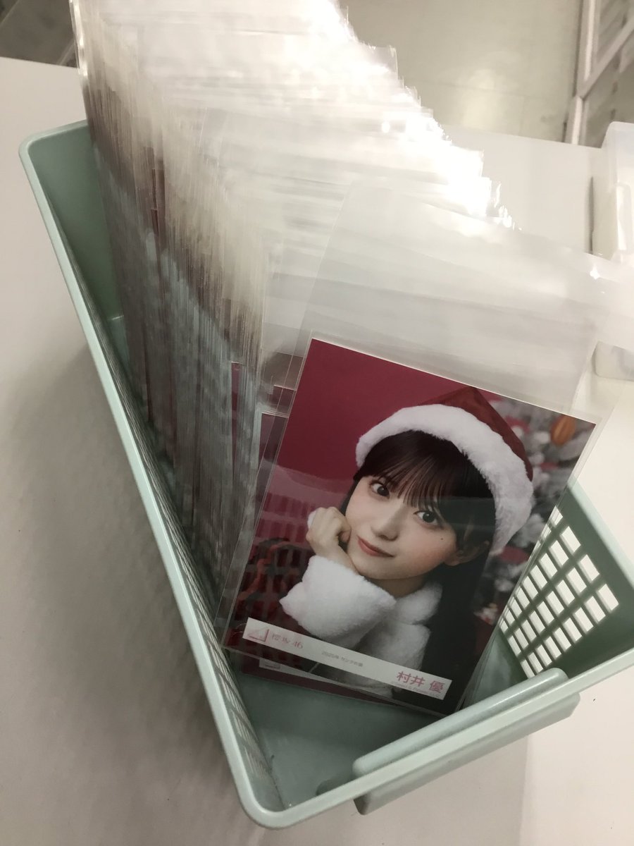 🌸櫻坂46🌸 2025年サンタ衣装 バラを大量補充中です🙌 ぜひ店頭でご