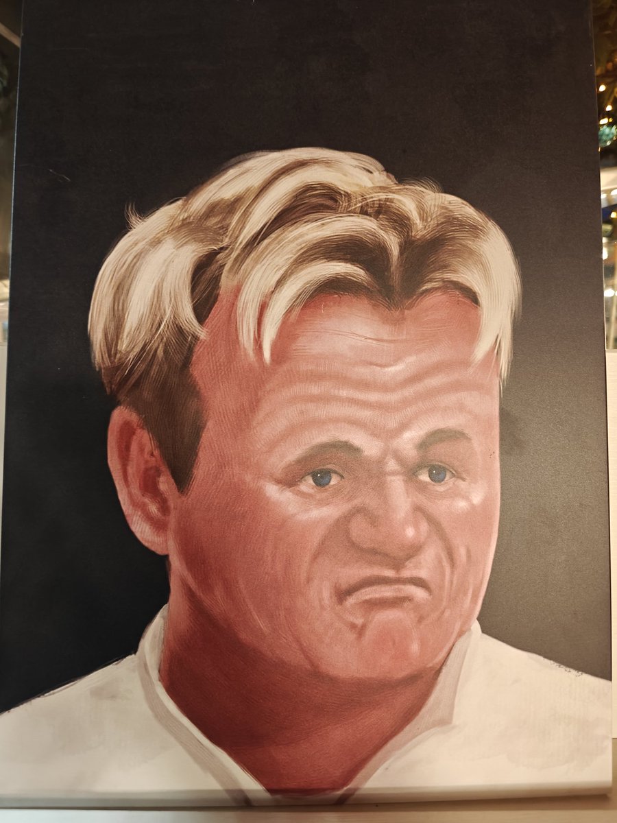 _MrGlenn's tweet photo. Me: "Why can't we have a @GordonRamsay at home?"
Mom: "We have @GordonRamsay at home."
@GordonRamsay at home: https://t.co/Dwvay1P3ml